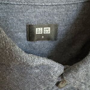 Uniqlo Herringbone Charcoal / Navy Button-Up Shirt